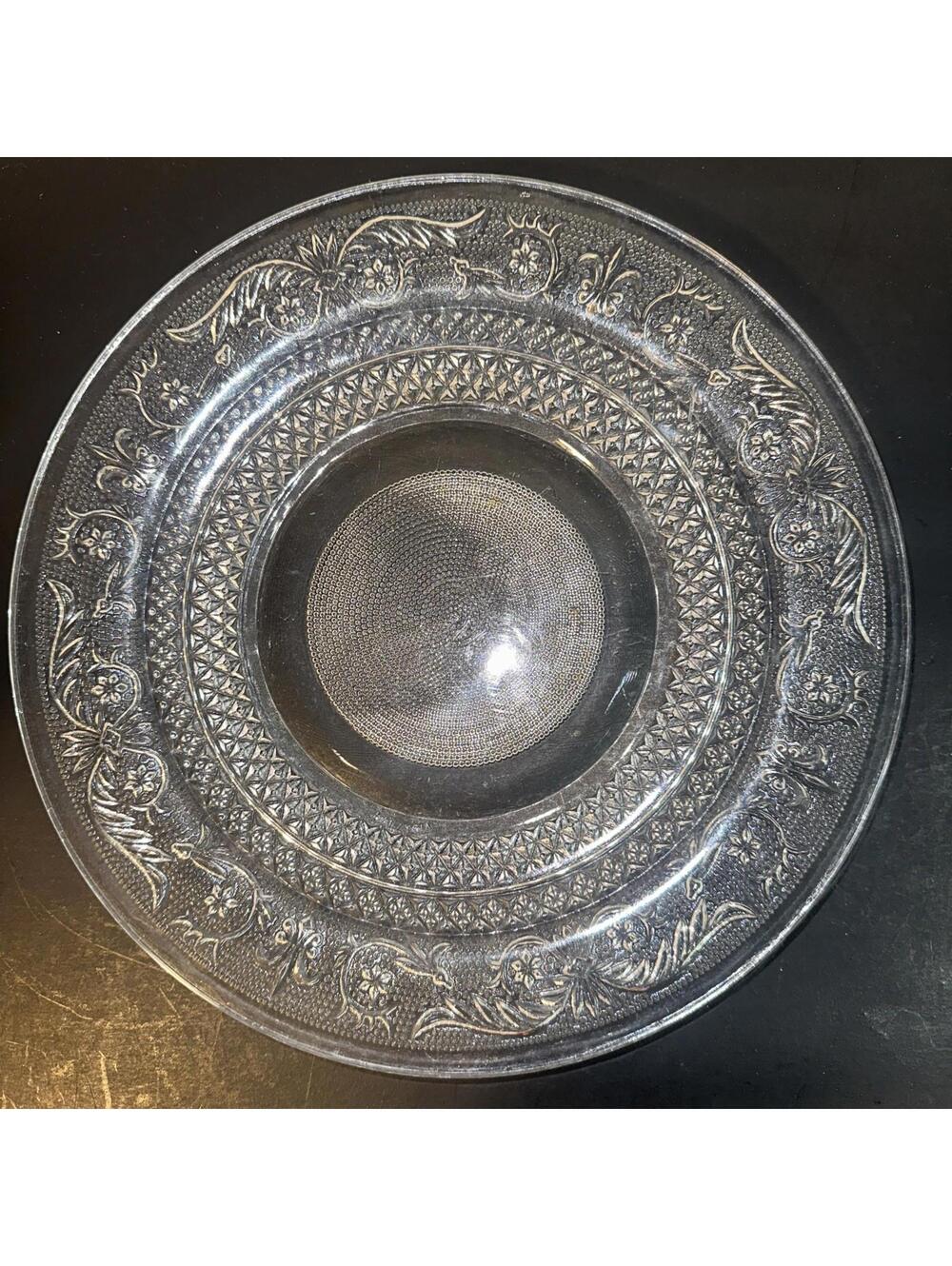 Set of 2 Vtg KIG MALAYSIA GLASS CLEAR FLEUR-DE-LIS PATTERN DINNER PLATES 10"